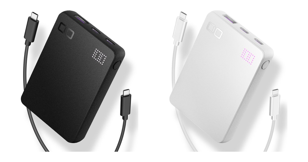 CIO SMARTCOBY Pro SLIM SSの製品写真。黒と白の2色の薄い四角いモバイルバッテリーが並び、上の側面にUSB-Cが2つとUSB-Aが1つ、表面に点で描く残量表示がある。それぞれUSB-Cケーブルが付いている。
