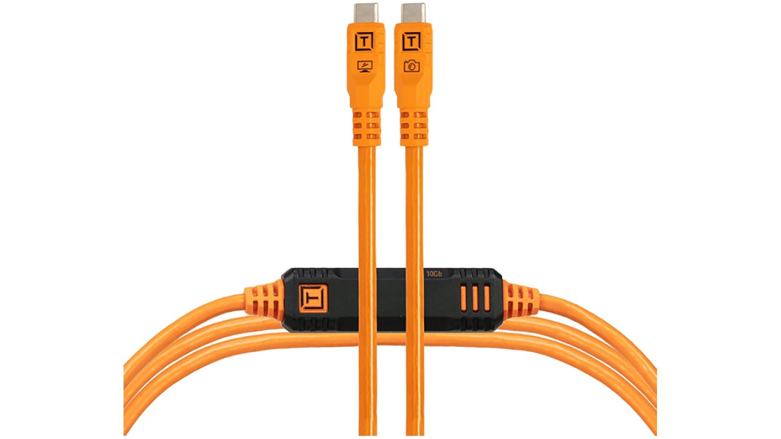 TetherPro Optima 10G USB-C ケーブルのオレンジ。両端のUSB-Cコネクターにはカメラ側とパソコン側を示すアイコンがあり、線の途中に黒いインラインTetherBoostが入っている。