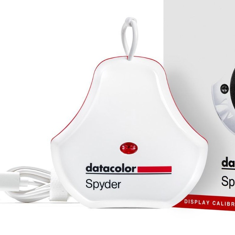 Datacolor Spyder の本体とパッケージ