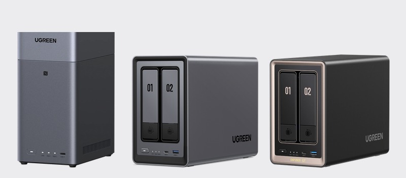 UGREENのNASを3台並べた製品写真。左が縦長でグレーのDH2300、中央がグレーのDXP2800、右が前面に金色の枠のあるDXP2800 GT。